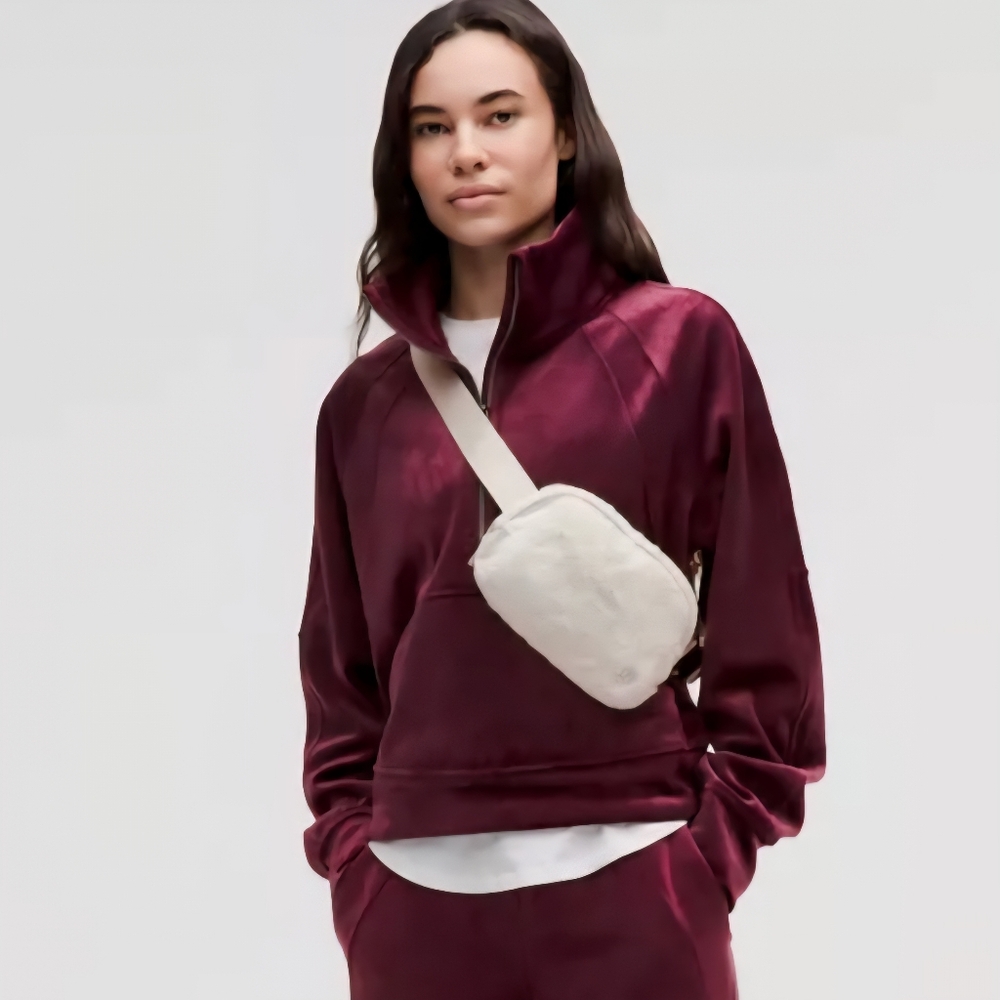 Lululemon Everywhere Plush Belt Bag